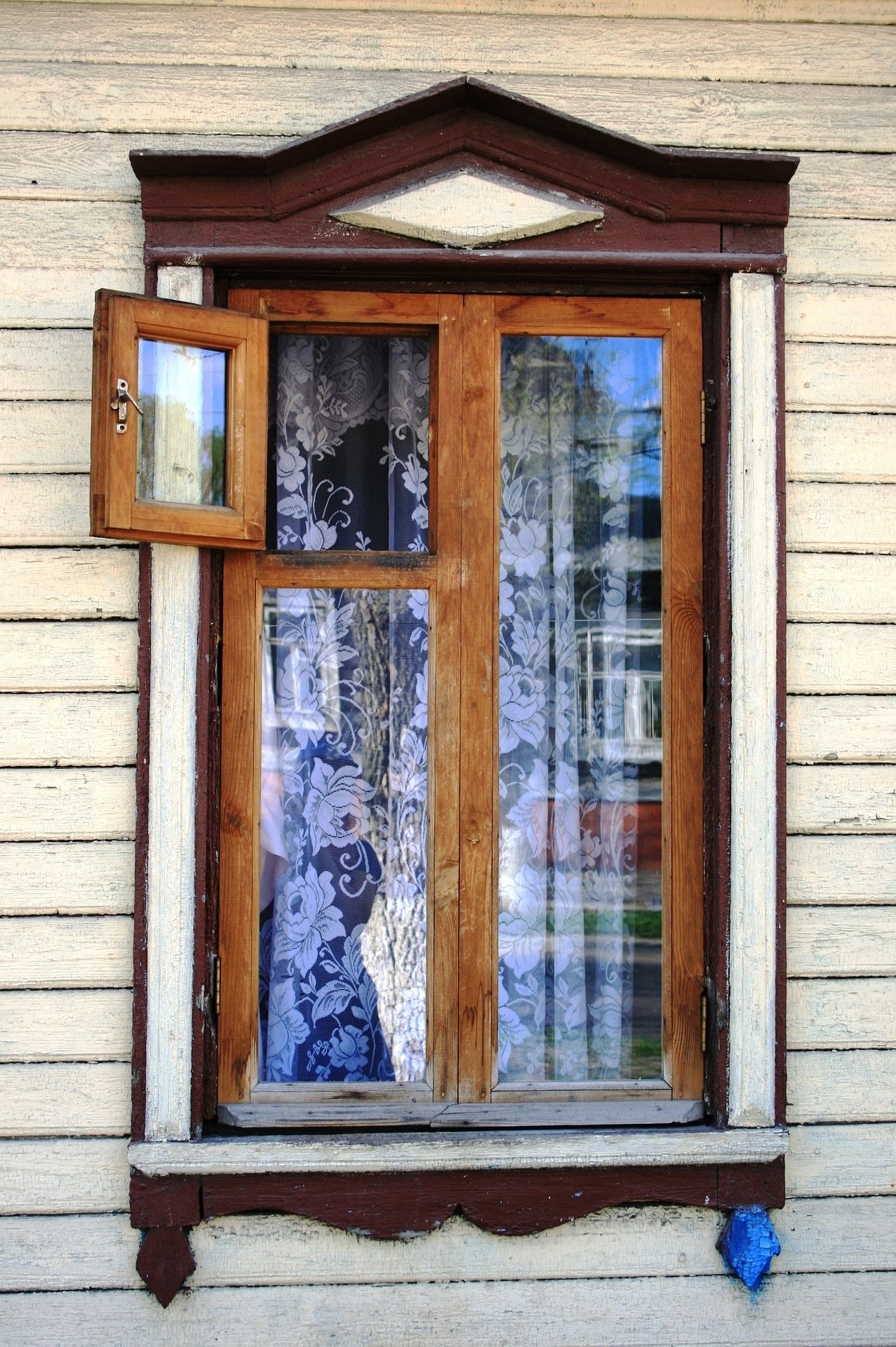 Window 192242 1920